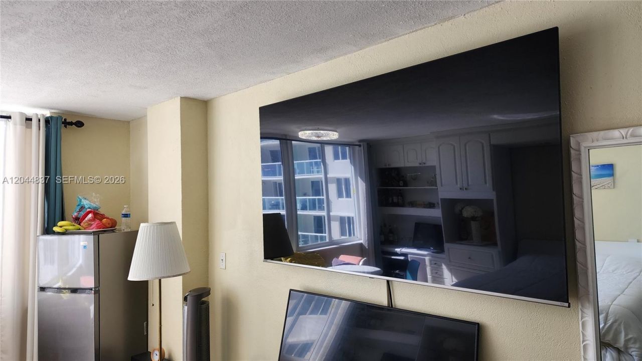19201 E Collins Ave, Unit 345, Sunny Isles Beach, FL 33160 Photo