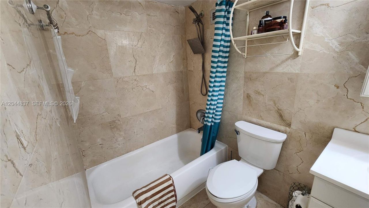 19201 E Collins Ave, Unit 345, Sunny Isles Beach, FL 33160 Photo