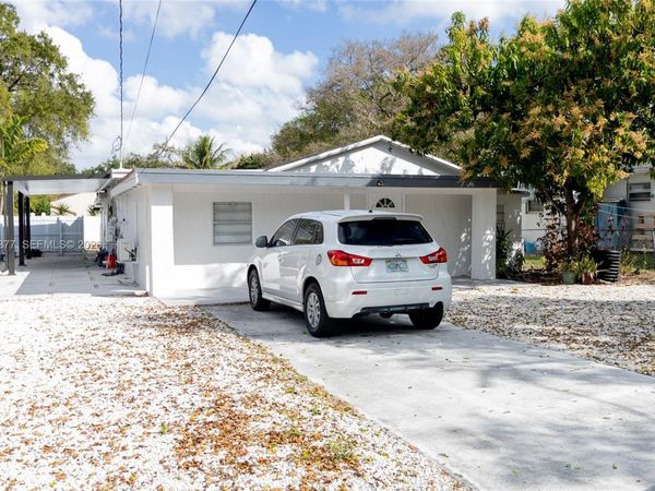 5803 Buchanan St, Hollywood, FL 33021