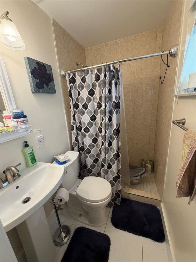 2862 SW 38 Ave , Unit back, Miami, FL 33134 Photo