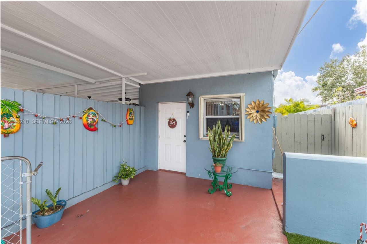 2818 SW 2nd St , Miami, FL 33135 Photo