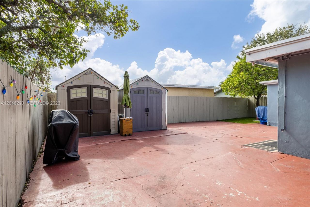 2818 SW 2nd St , Miami, FL 33135 Photo
