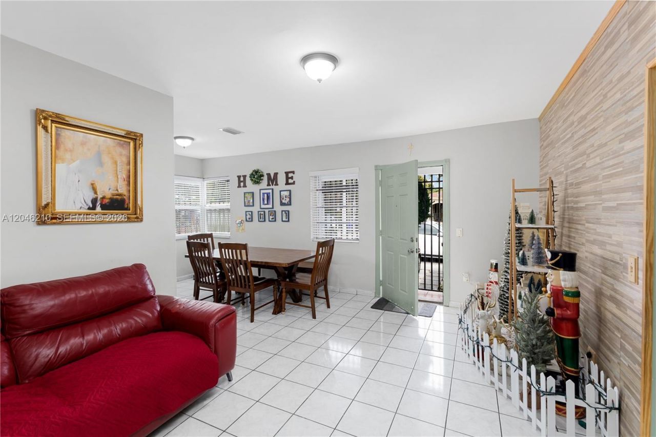 2818 SW 2nd St , Miami, FL 33135 Photo