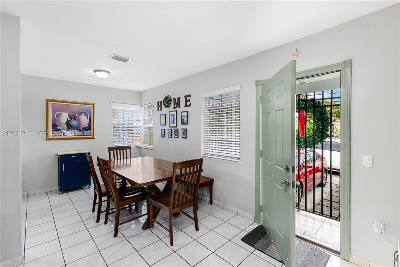 2818 SW 2nd St , Miami, FL 33135 Photo