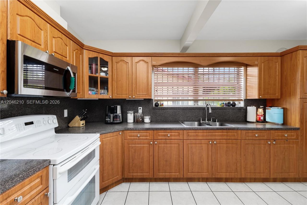 2818 SW 2nd St , Miami, FL 33135 Photo
