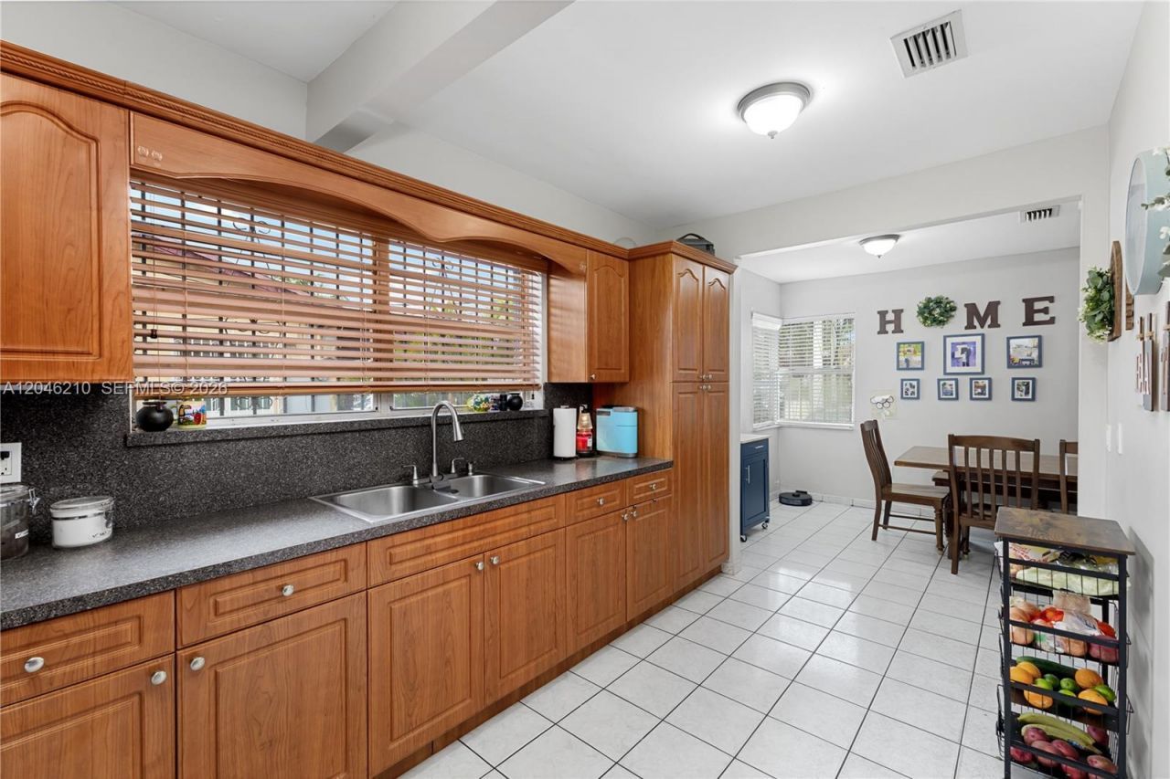 2818 SW 2nd St , Miami, FL 33135 Photo