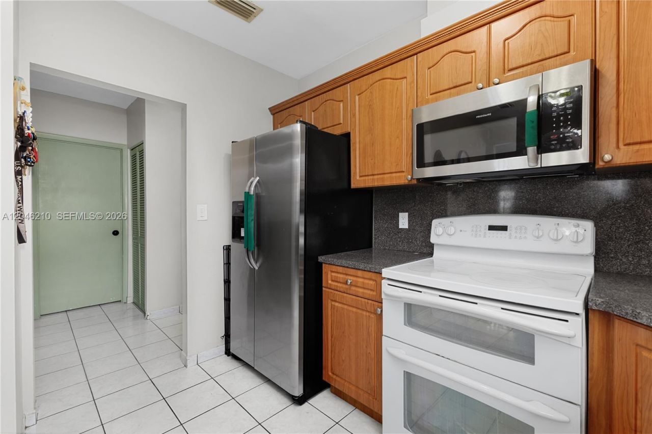2818 SW 2nd St , Miami, FL 33135 Photo