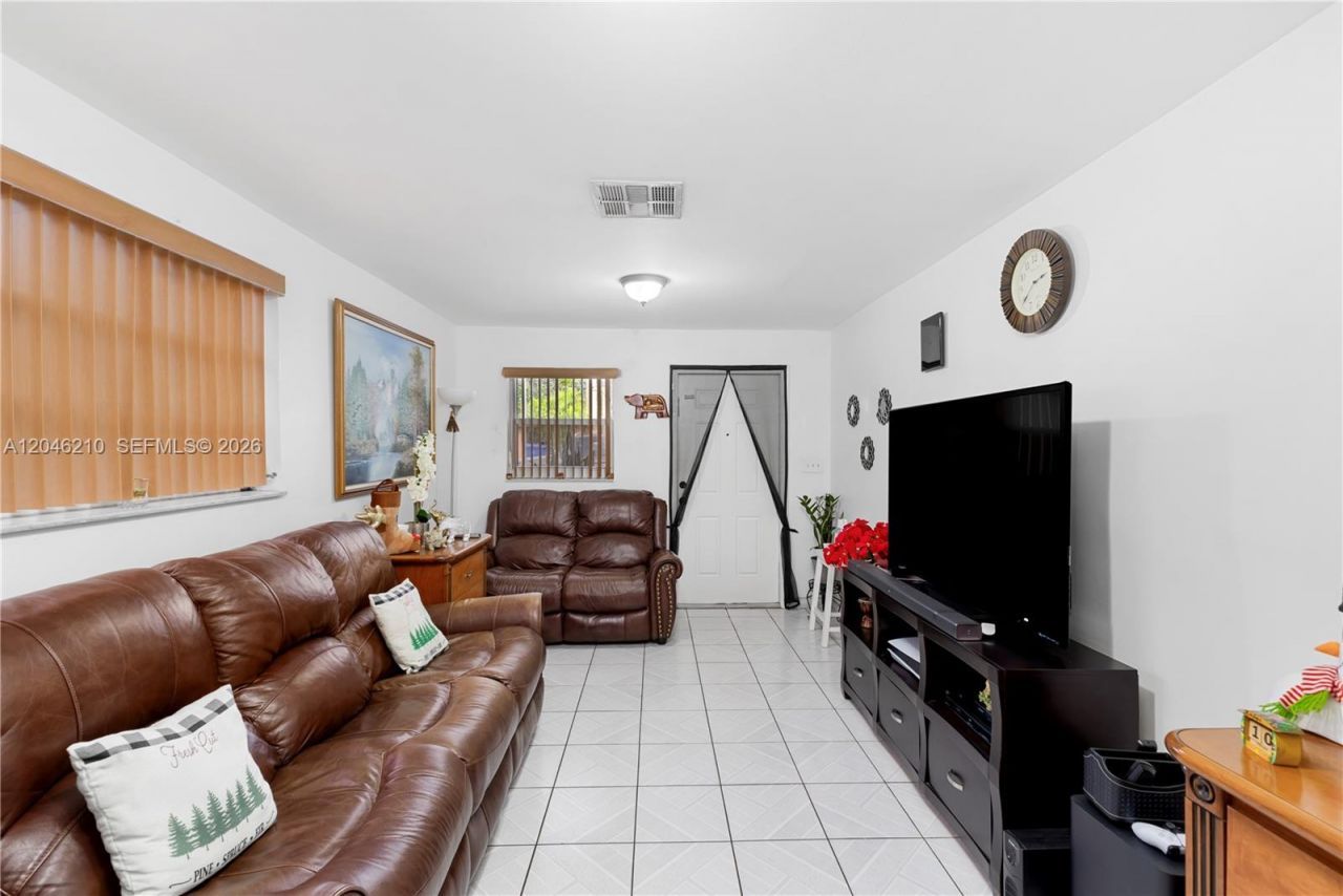 2818 SW 2nd St , Miami, FL 33135 Photo