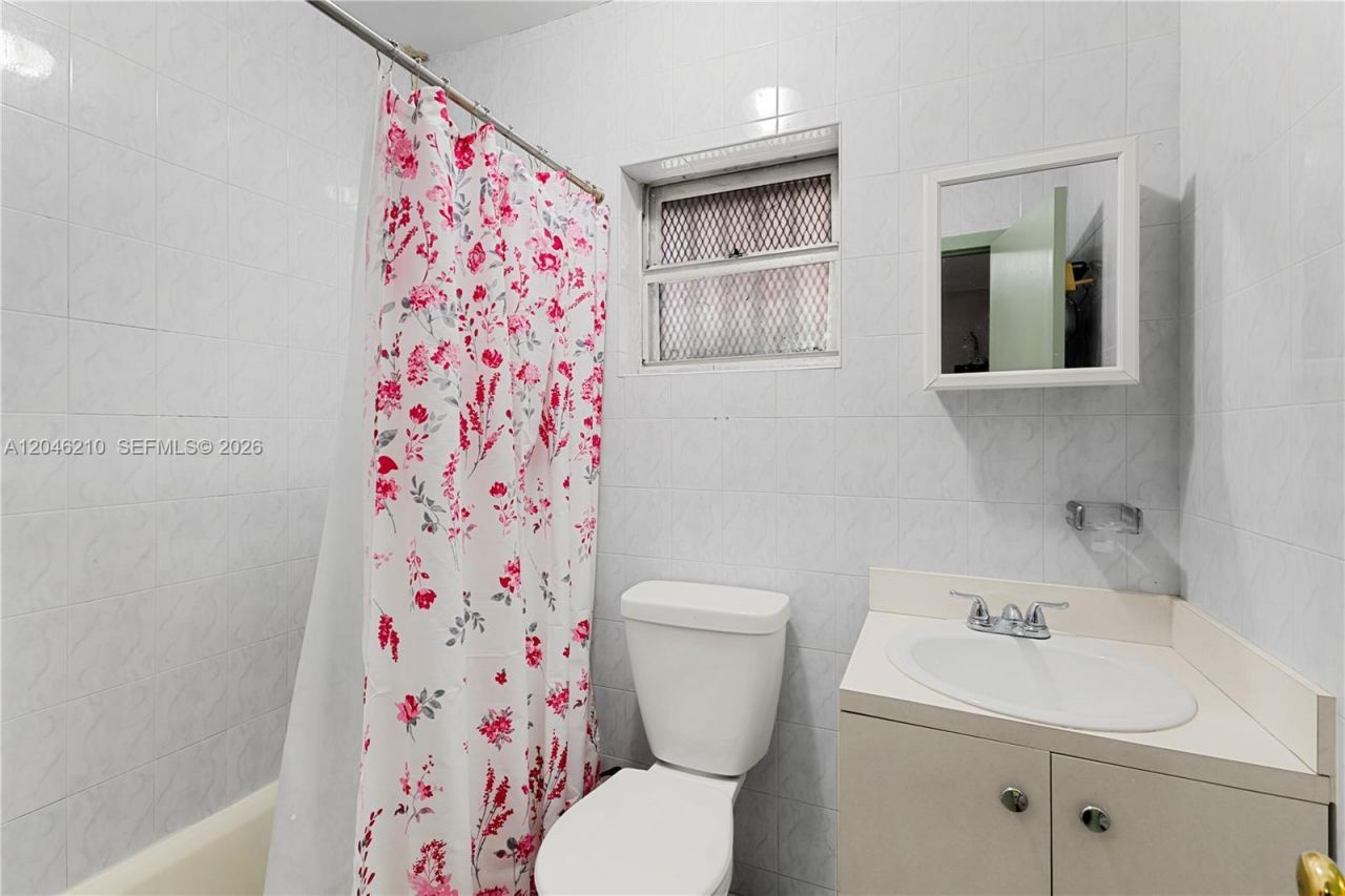 2818 SW 2nd St , Miami, FL 33135 Photo