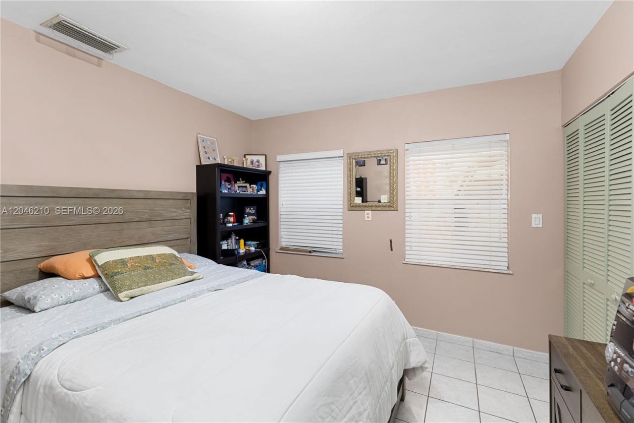 2818 SW 2nd St , Miami, FL 33135 Photo
