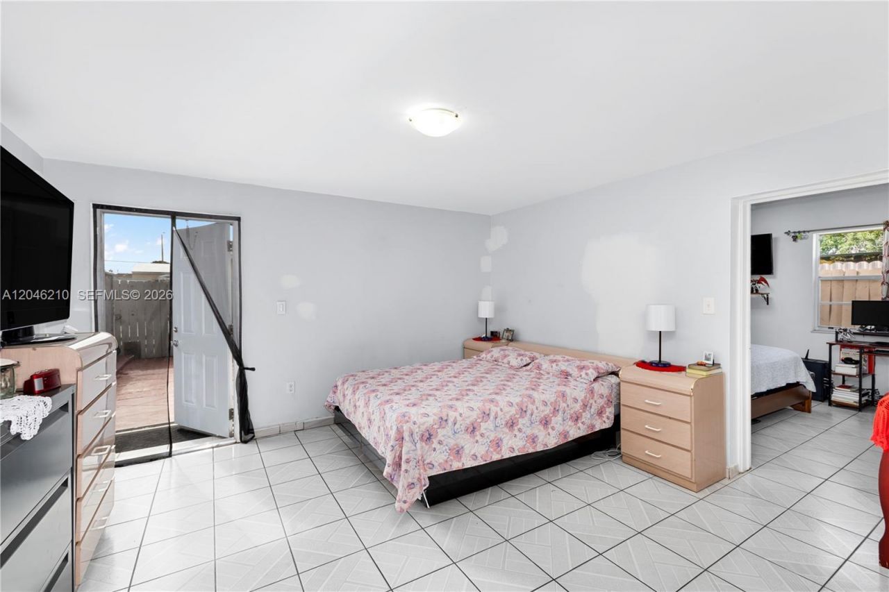 2818 SW 2nd St , Miami, FL 33135 Photo