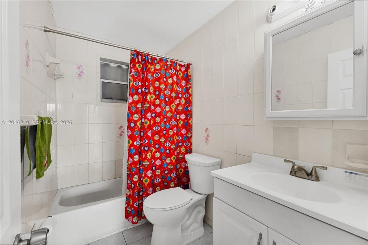 2818 SW 2nd St , Miami, FL 33135 Photo
