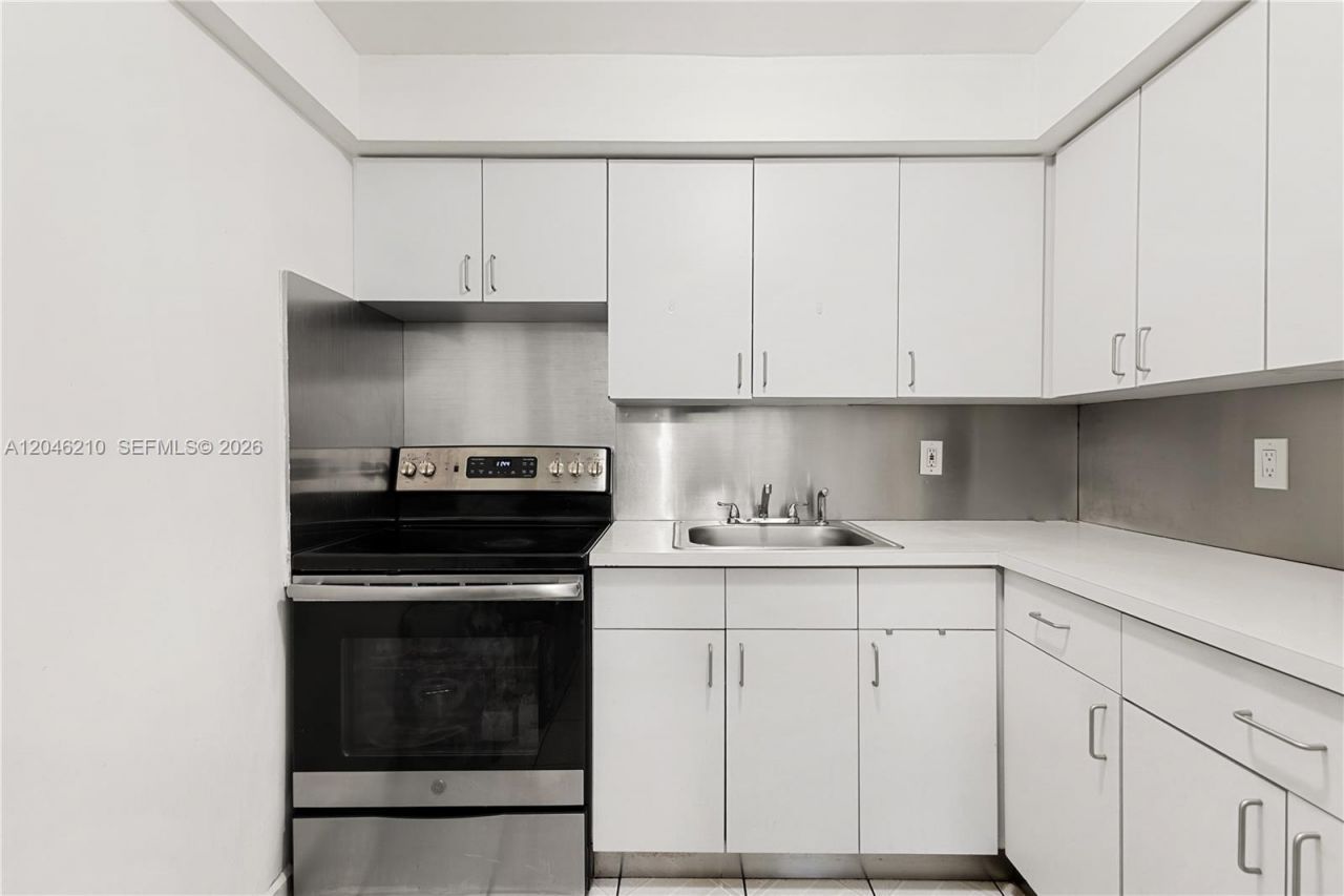 2818 SW 2nd St , Miami, FL 33135 Photo