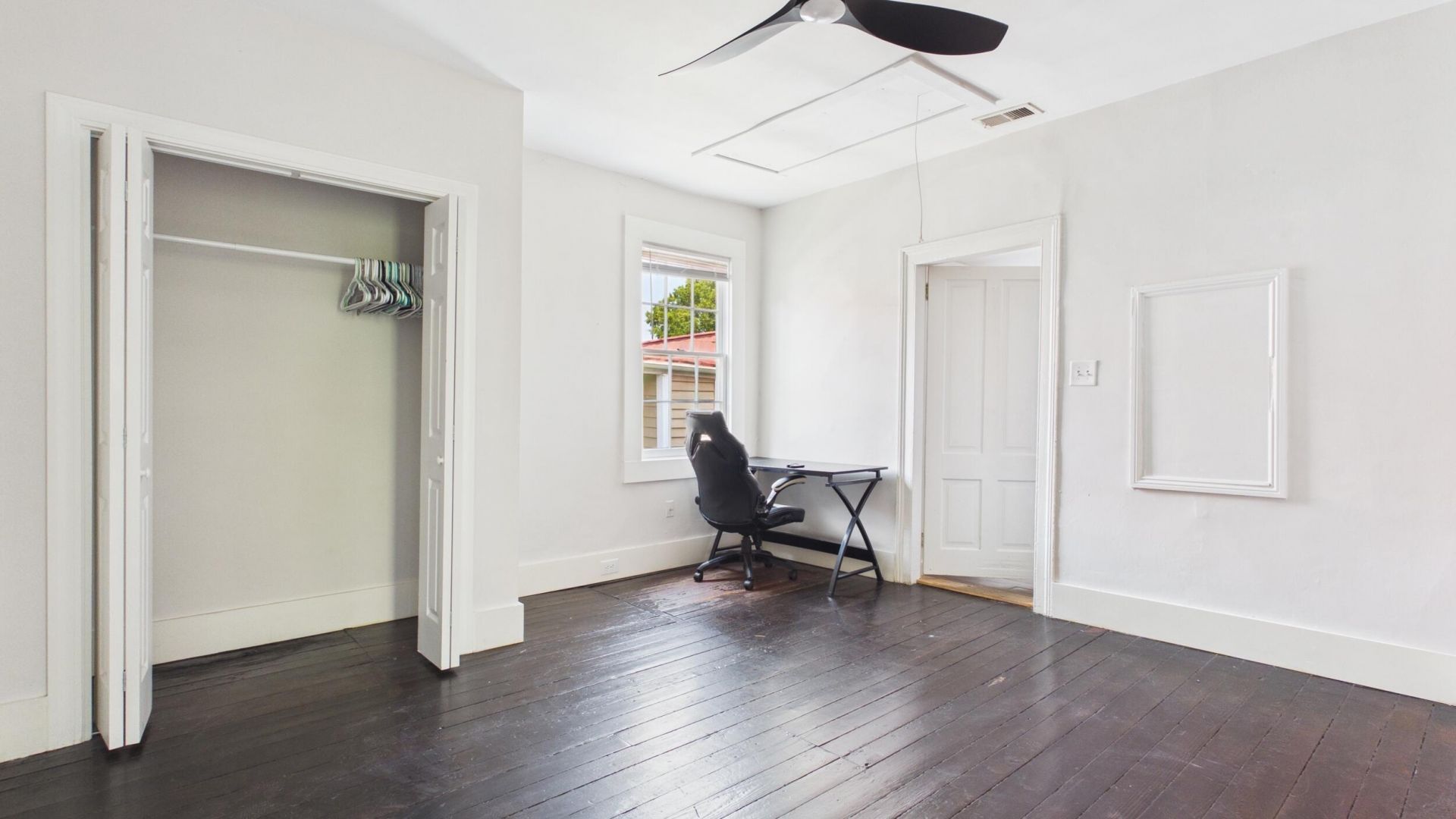 120 Alexander Street Photo 26