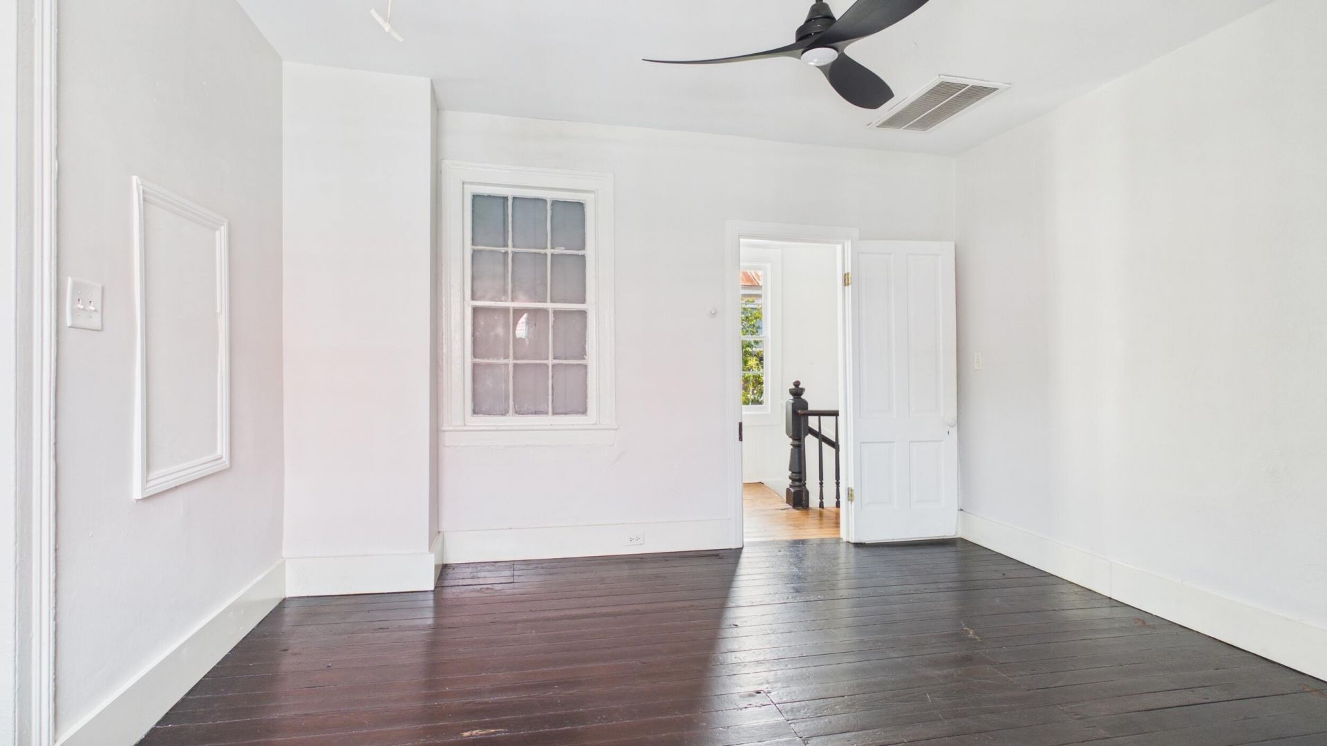 120 Alexander Street Photo 27
