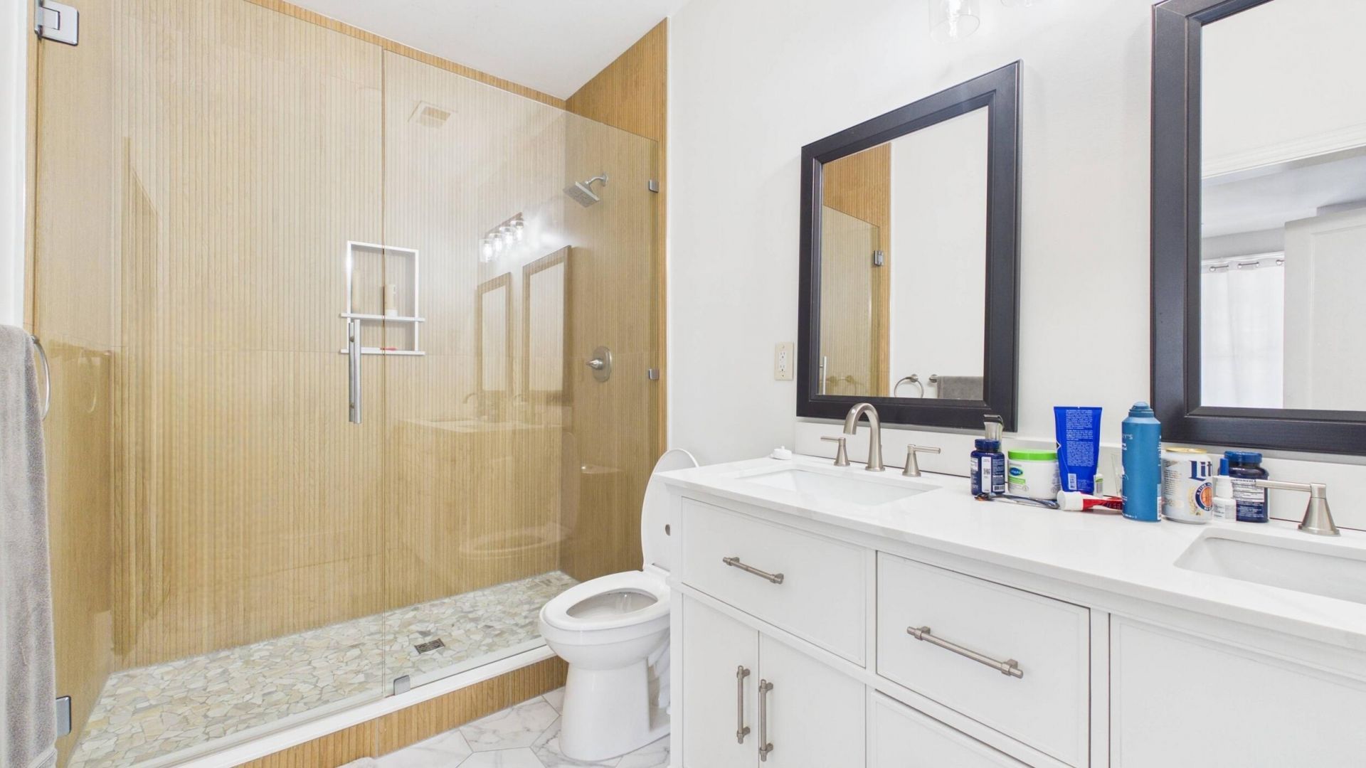 120 Alexander Street Photo 27
