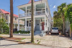 120 Alexander Street photo 4