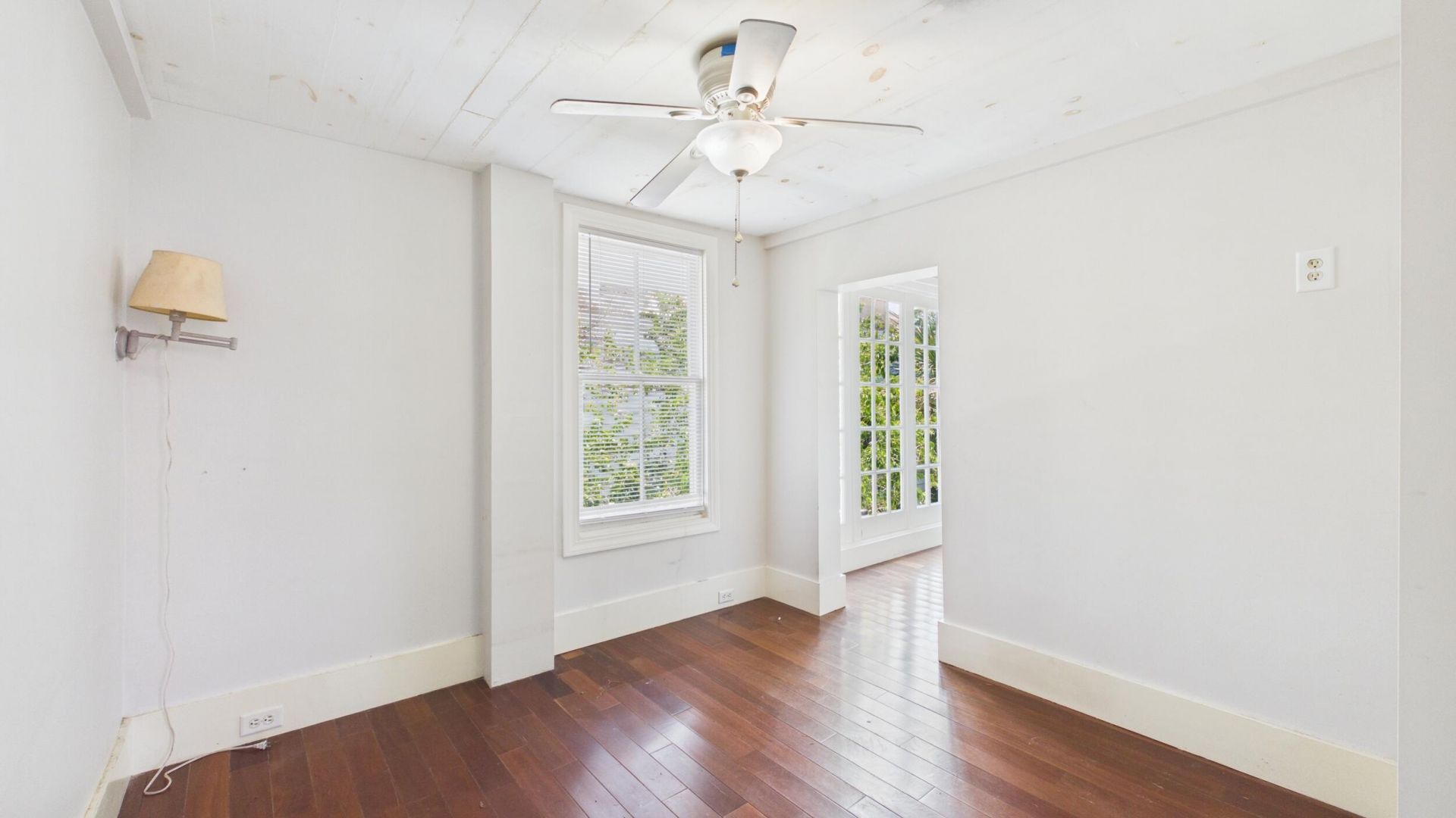 120 Alexander Street Photo 31