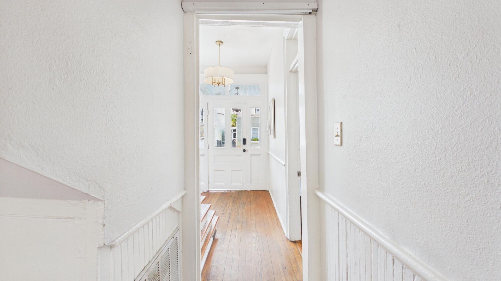 120 Alexander Street Photo 6