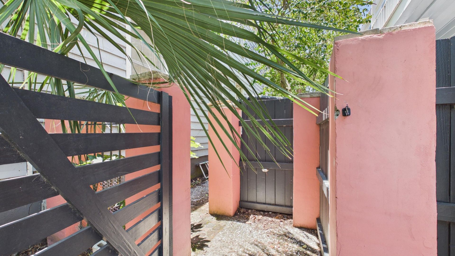 120 Alexander Street Photo 60