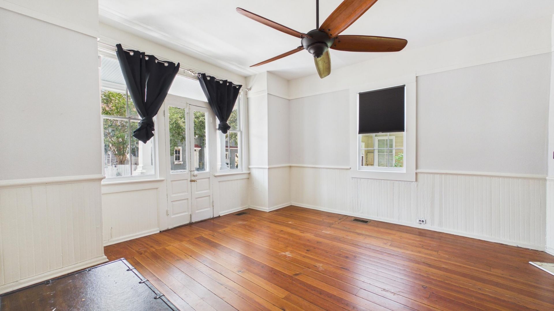 120 Alexander Street Photo 7