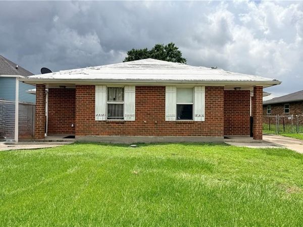 8516 18 DEERFIELD Drive, Chalmette, LA 70043