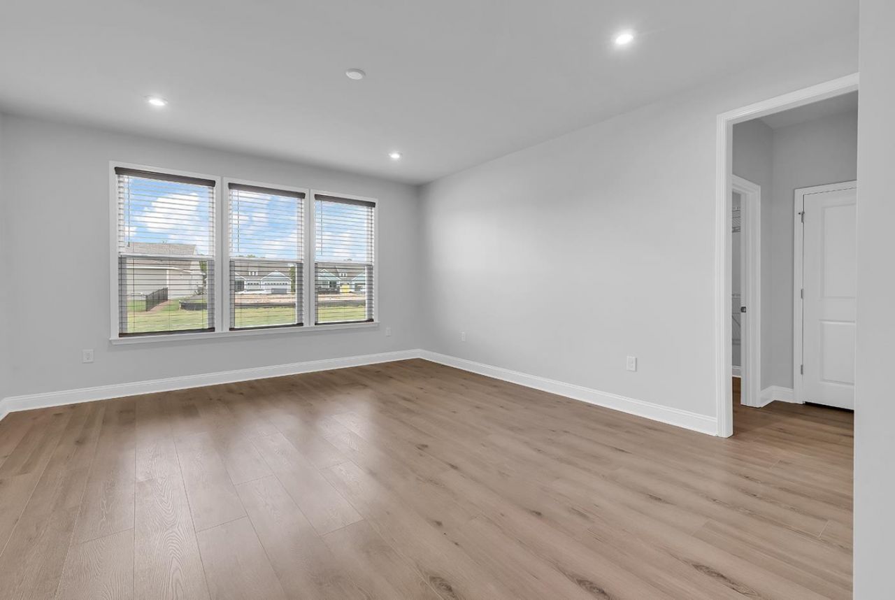 1586 Crested Iris Way Photo 32