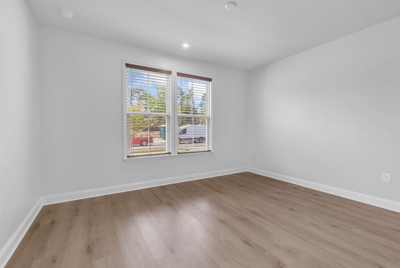 1586 Crested Iris Way Photo 6