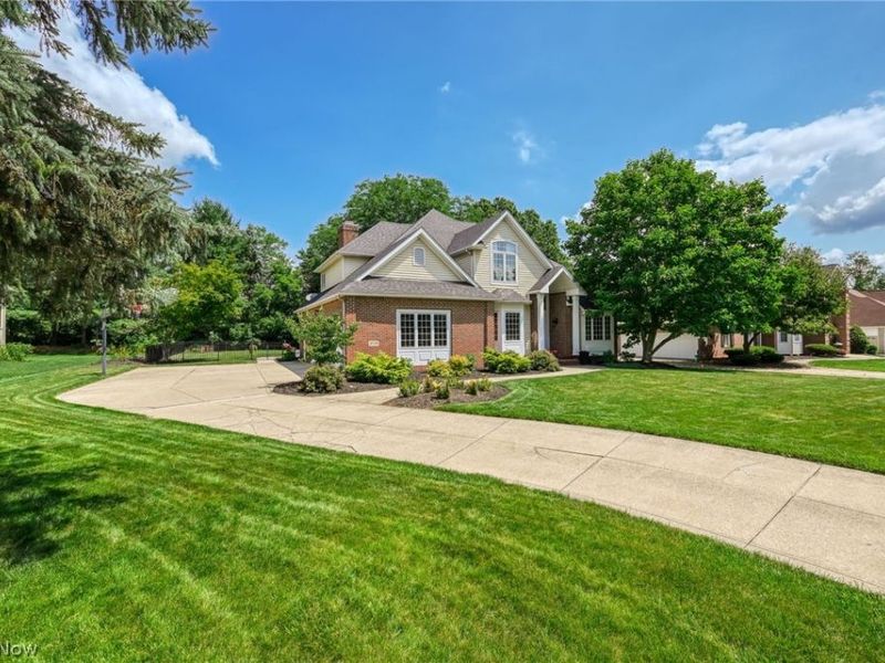 3733 Tamarisk Drive, Fairlawn, OH 44333 Photo 2