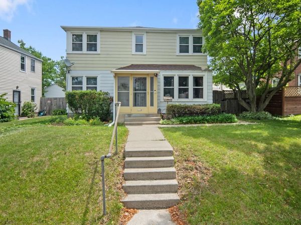 4324 N 15th STREET, Milwaukee, WI 53209