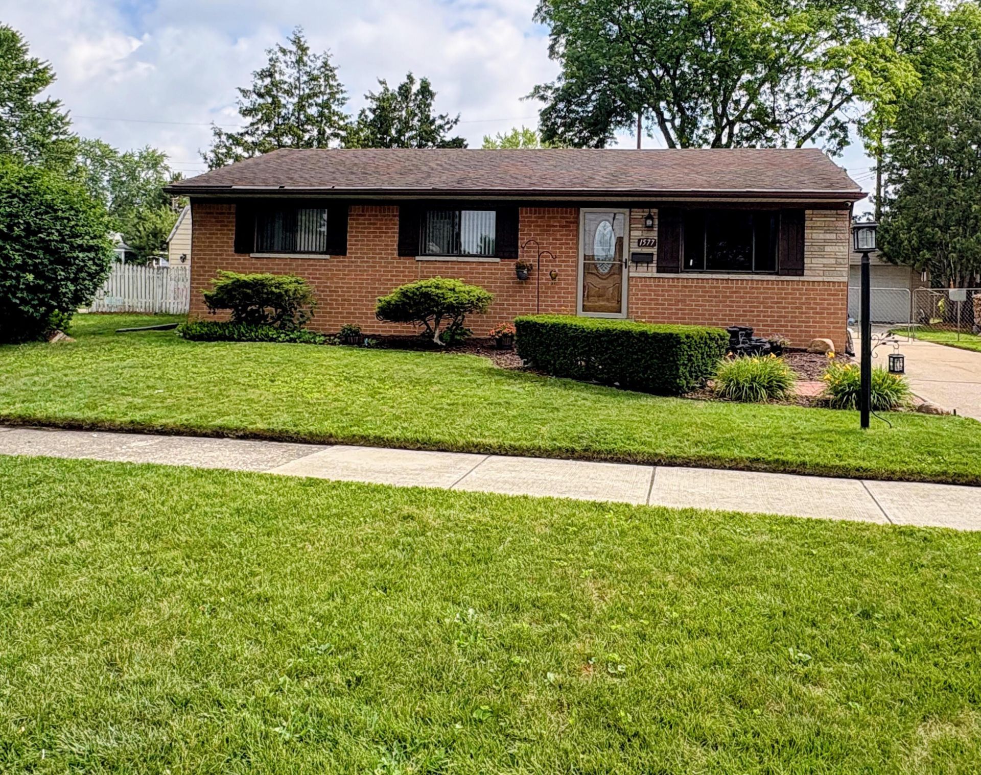1577 S Dowling Street, Westland, MI 48186 Main Photo