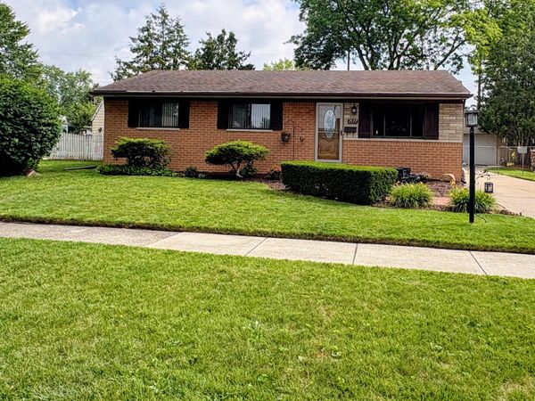 1577 S Dowling Street, Westland, MI 48186