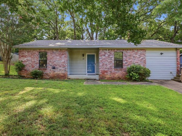 38 Point West Circle, Little Rock, AR 72211