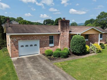 202 Robin Hood Lane, Elkins, WV 26241