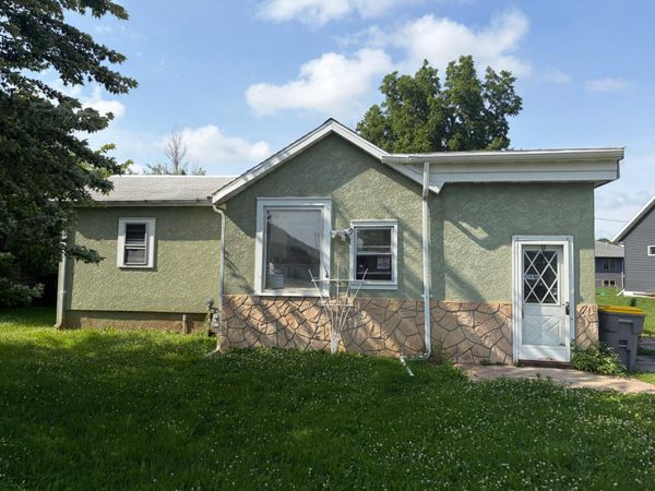 1304 County 25, La Crescent, MN 55947
