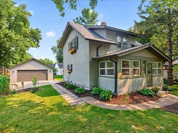 2207 Holloway Avenue E, North Saint Paul, MN 55109