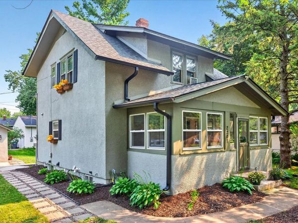 2207 Holloway Avenue E, North Saint Paul, MN 55109