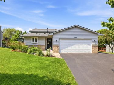 6799 Sunnyslope Drive N, Maple Grove, MN 55311