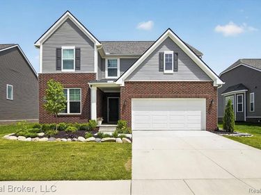 2344 Provencal Drive, Commerce Twp, MI 48382