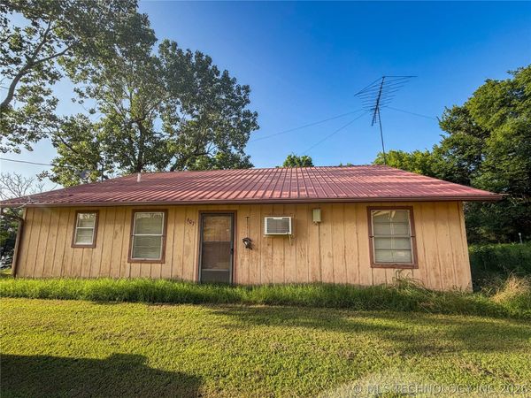 607 NE Bluff , Tamaha, OK 74462