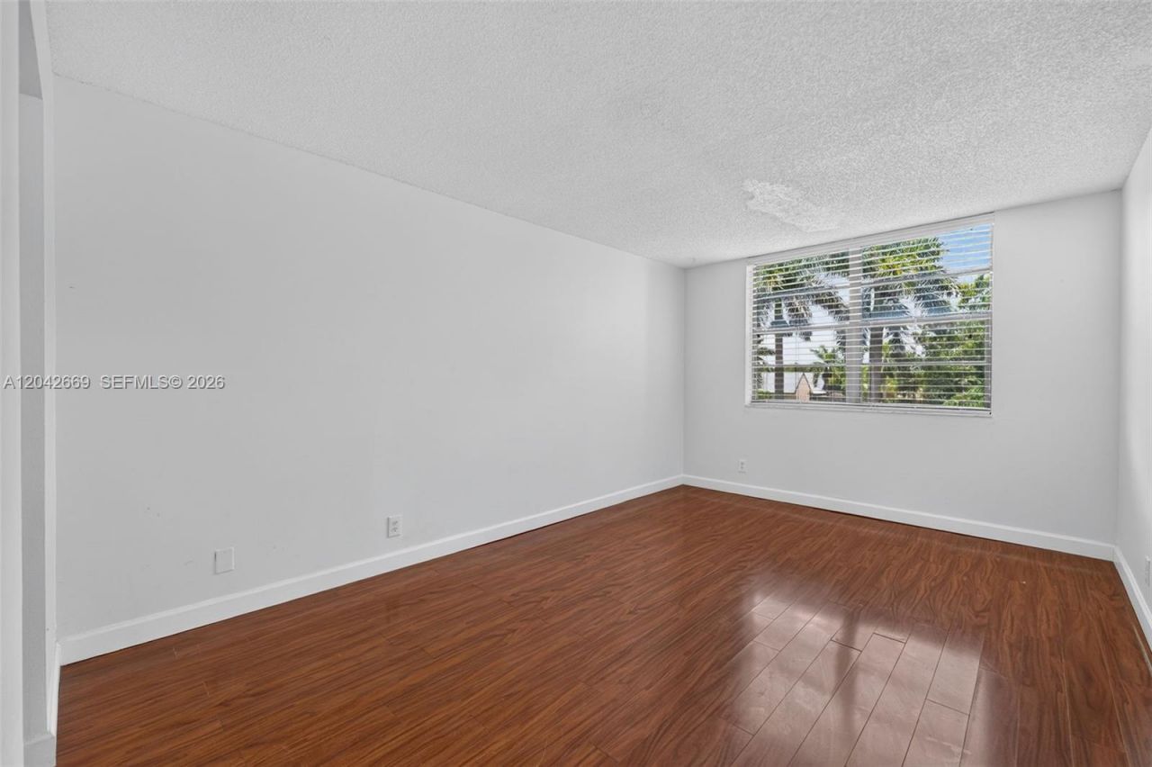 6190 Woodlands Blvd , Unit 316, Tamarac, FL 33319 Photo