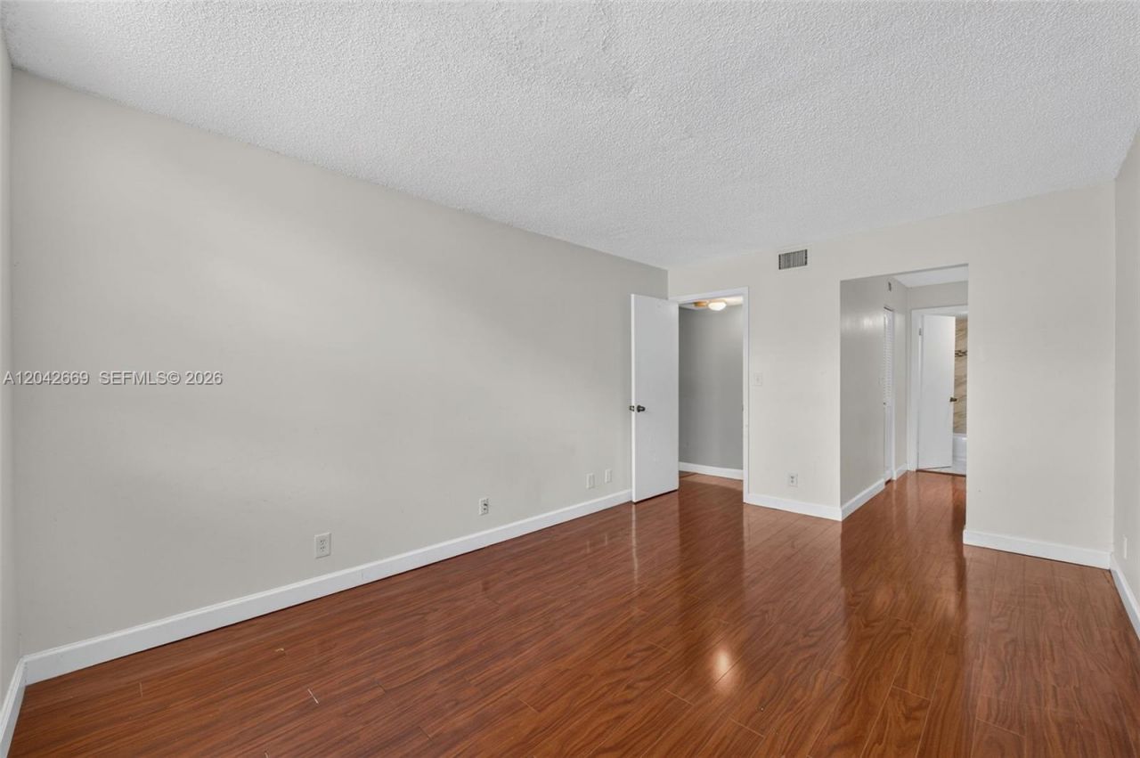 6190 Woodlands Blvd , Unit 316, Tamarac, FL 33319 Photo