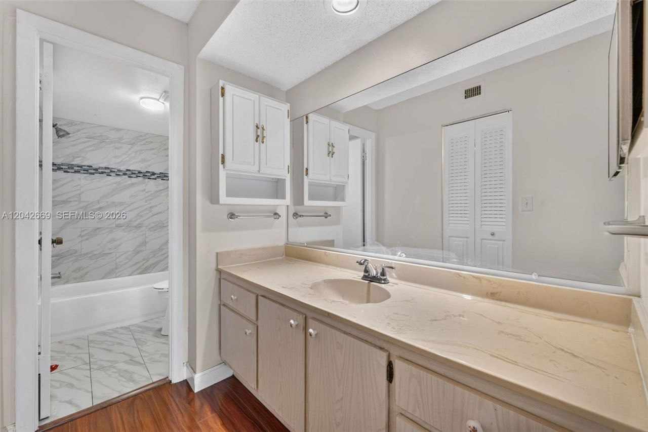 6190 Woodlands Blvd , Unit 316, Tamarac, FL 33319 Photo