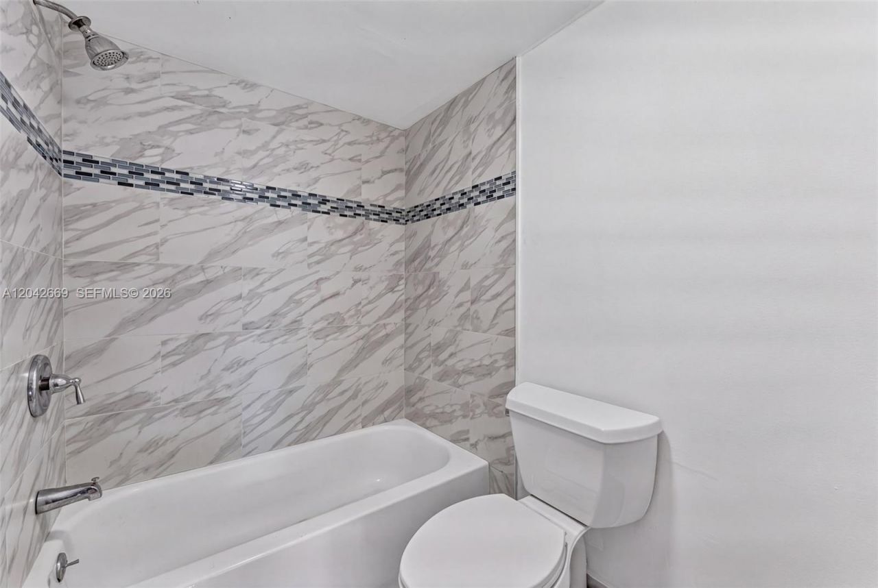 6190 Woodlands Blvd , Unit 316, Tamarac, FL 33319 Photo