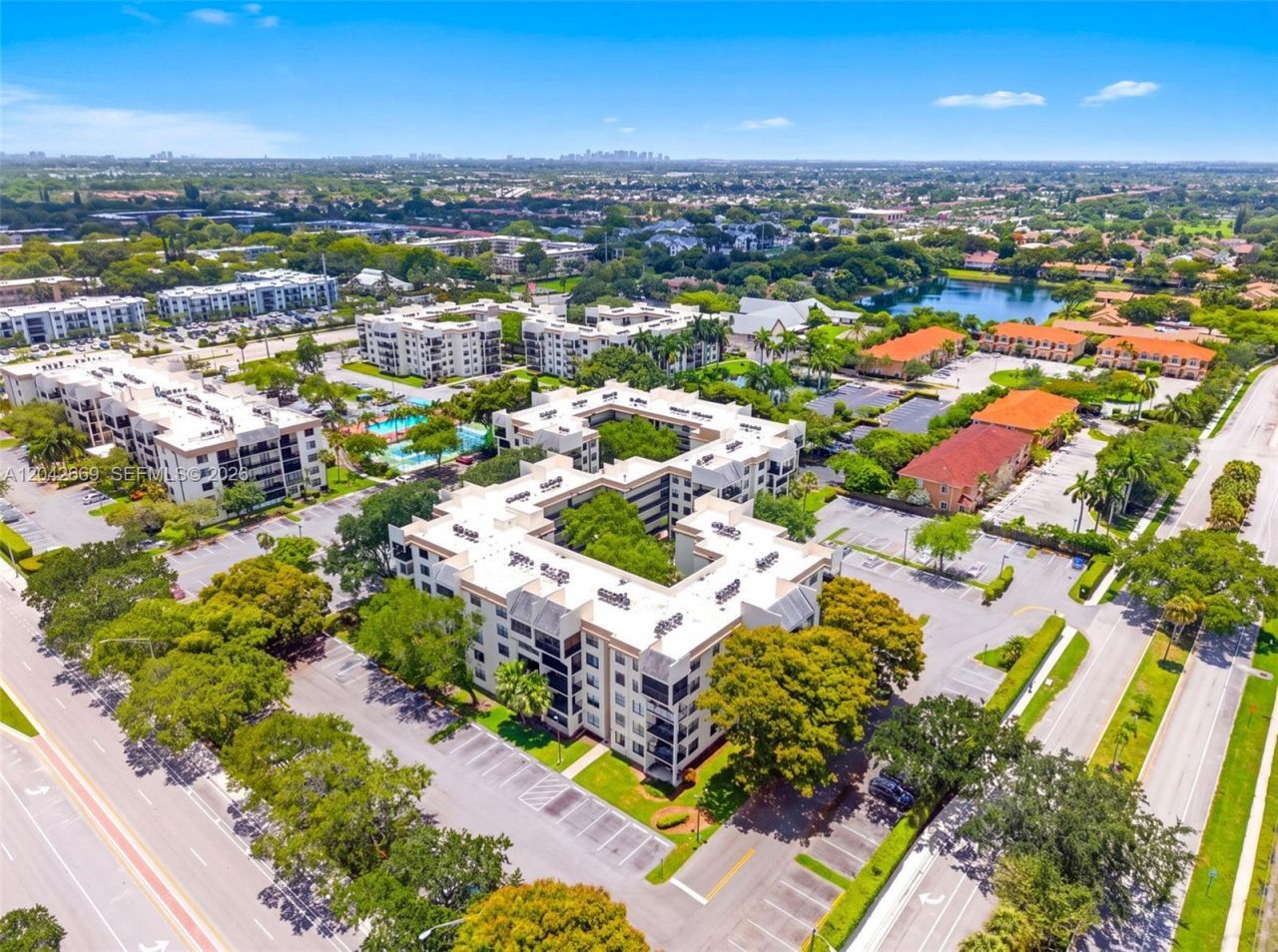 6190 Woodlands Blvd , Unit 316, Tamarac, FL 33319 Photo