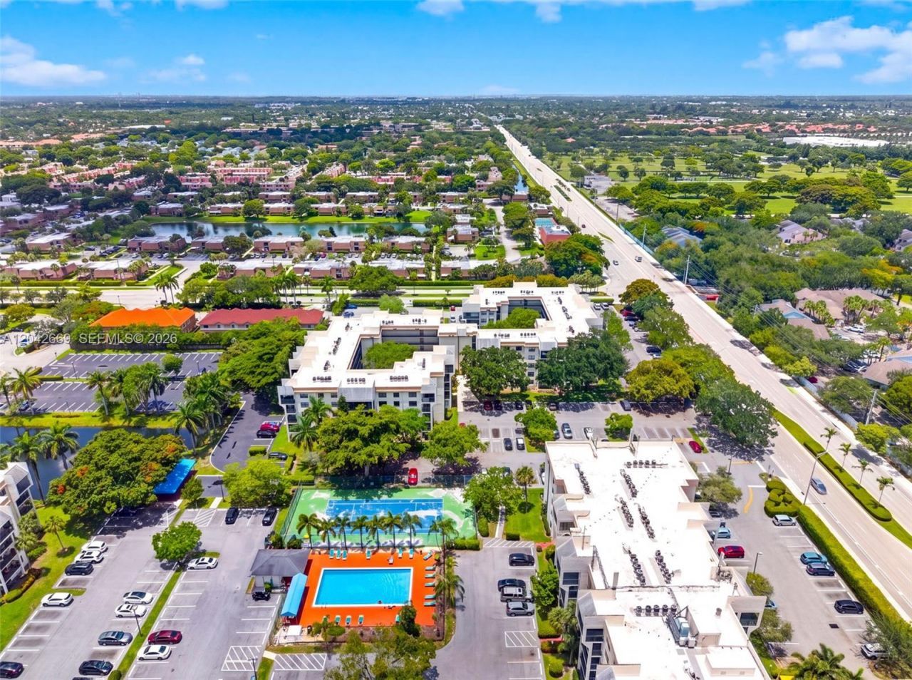 6190 Woodlands Blvd , Unit 316, Tamarac, FL 33319 Photo