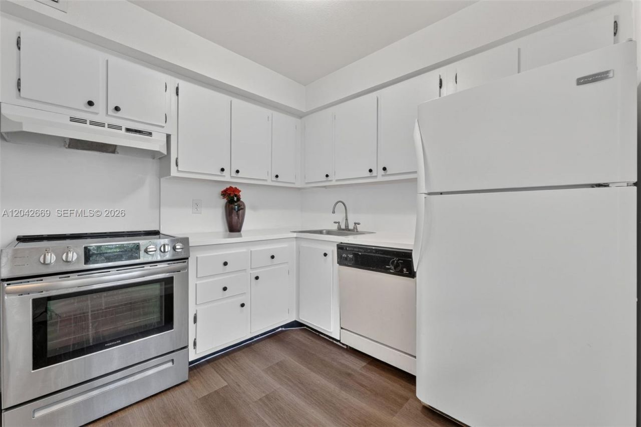 6190 Woodlands Blvd , Unit 316, Tamarac, FL 33319 Photo