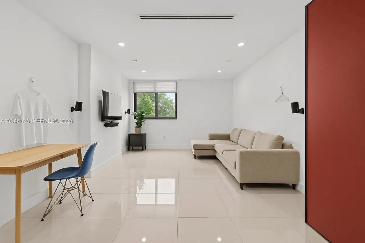2715 Tigertail Ave , Unit 102, Miami, FL 33133 Photo