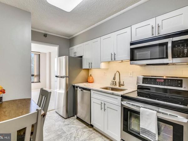 1808 OLD MEADOW ROAD , Unit 910, MCLEAN, VA 22102