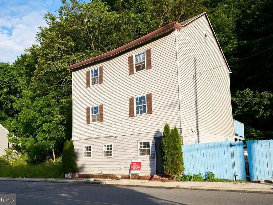 255 Peacock Street, Pottsville, PA 17901 Main Photo
